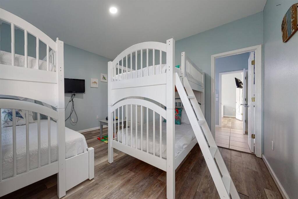 Eye-Catching Property W/ Picturesque Coastal Views Gulf Shores Εξωτερικό φωτογραφία